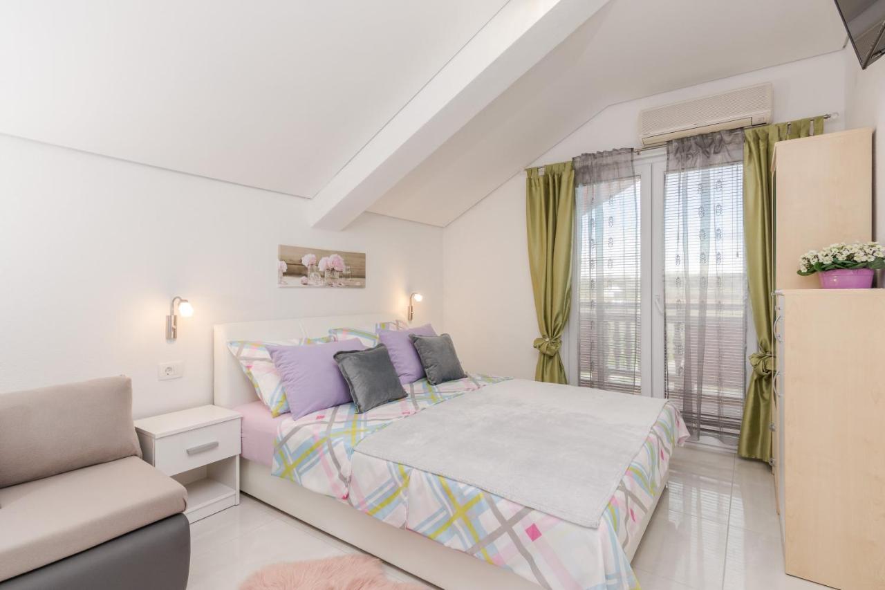 Villa Flora Maris Apartments Privlaka  Bagian luar foto
