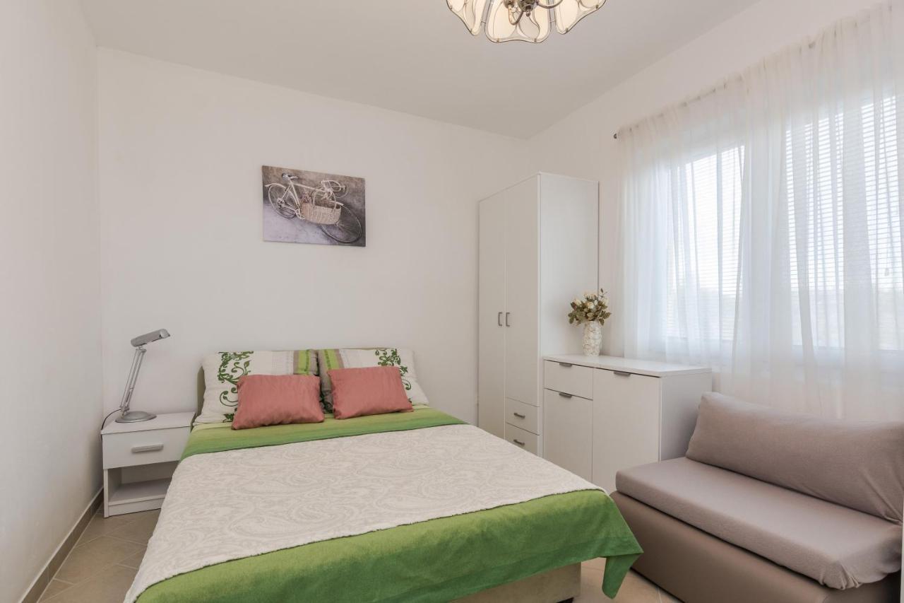 Villa Flora Maris Apartments Privlaka  Bagian luar foto